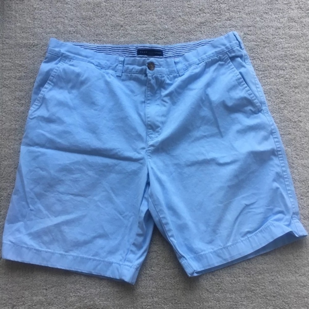 Men’s Tommy Hilfiger shorts size 40